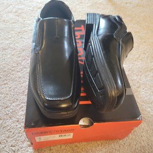 Kid dress shoes